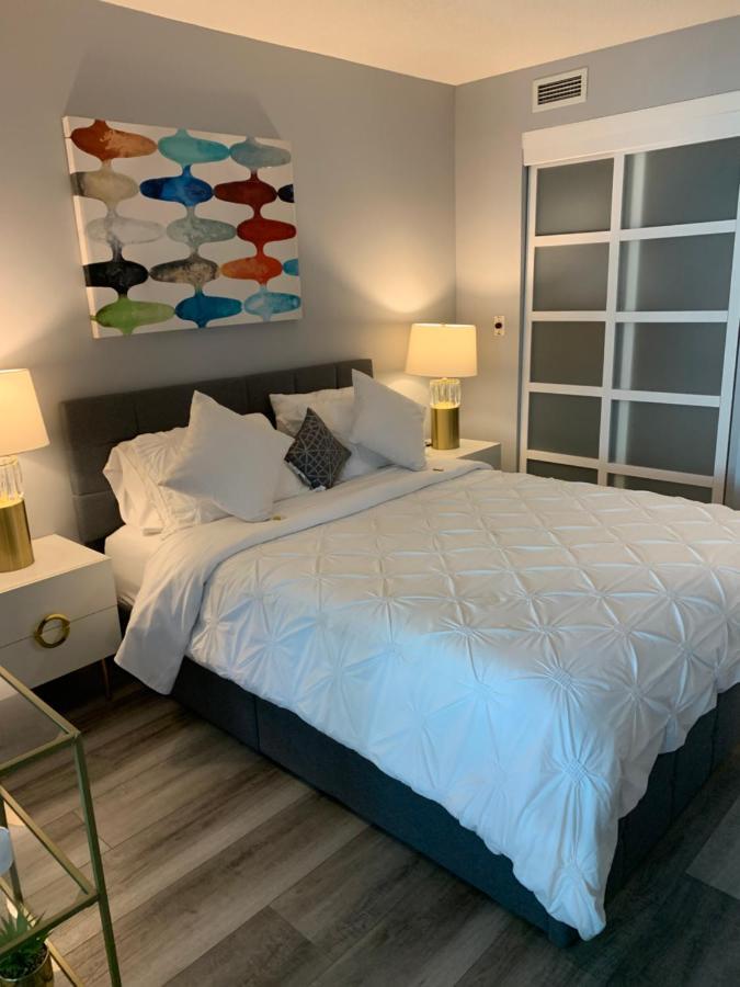 Downtown Waterfront Suites With Cn Tower Views Toronto Exterior foto